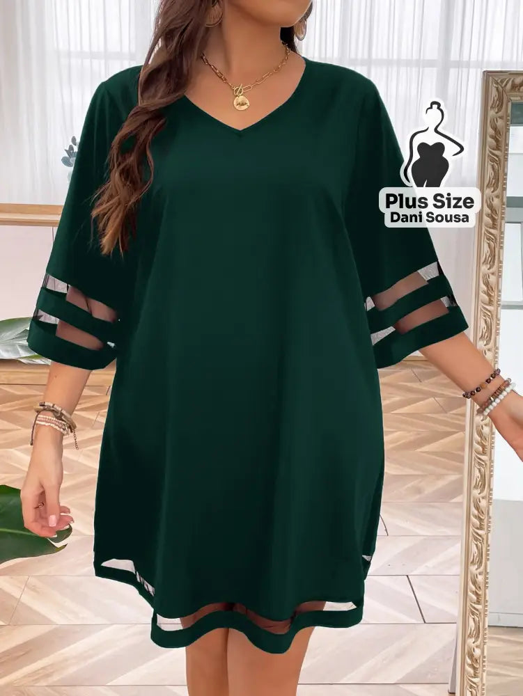 Vestido Sofisticado Com Detalhes Transparentes Plus Size Vestido Sofisticado Com Detalhes Transparentes Plus Size