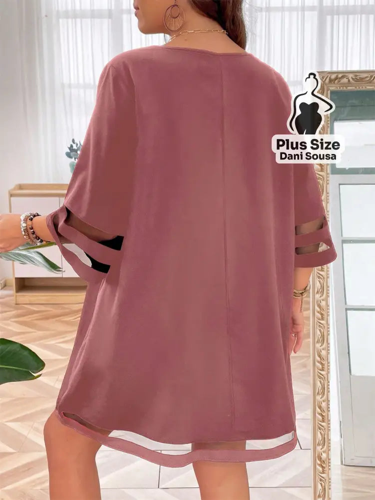 Vestido Sofisticado Com Detalhes Transparentes Plus Size Vestido Sofisticado Com Detalhes Transparentes Plus Size