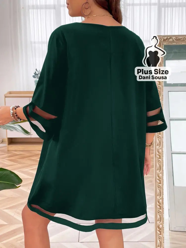 Vestido Sofisticado Com Detalhes Transparentes Plus Size Vestido Sofisticado Com Detalhes Transparentes Plus Size