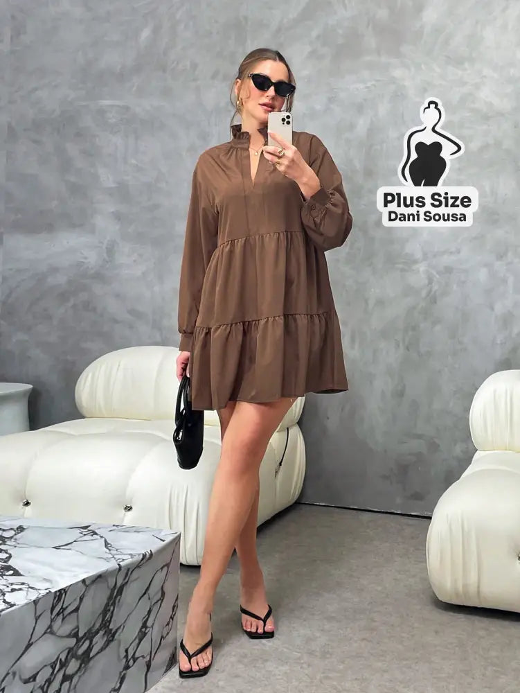 Vestido Sofisticado De Manga Longa Com Babados Plus Size Vestido Sofisticado De Manga Longa Com Babados Plus Size