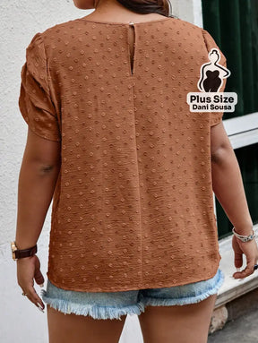 Blusa Com Detalhe Franzido Nas Mangas e Textura Delicada Plus Size Blusa Com Detalhe Franzido Nas Mangas e Textura