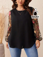 Blusa Com Mangas Florais Em Tule Bordado Plus Size Blusa Com Mangas Florais Em Tule Bordado Plus Size
