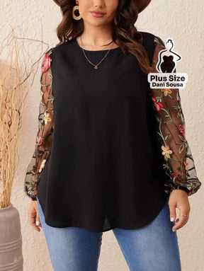Blusa Com Mangas Florais Em Tule Bordado Plus Size Blusa Com Mangas Florais Em Tule Bordado Plus Size