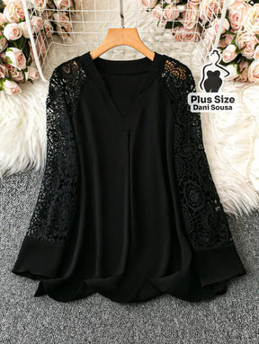 Blusa Com Mangas Rendadas E Detalhe Delicado Plus Size Preto / G Conjunto Cropped e Shorts Estampado com Detalhes de