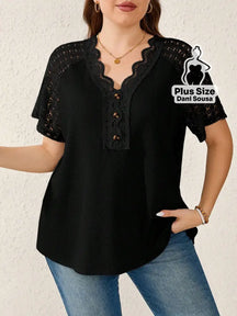 Blusa Com Renda E Detalhes Vazados Plus Size Preto / G Blusa Com Renda E Detalhes Vazados Plus Size
