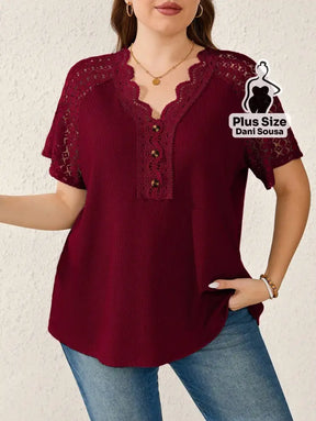 Blusa Com Renda E Detalhes Vazados Plus Size Vinho / G Blusa Com Renda E Detalhes Vazados Plus Size