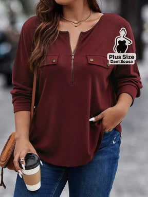 Blusa Com Zíper Frontal e Bolsos Decorativos Plus Size Blusa Com Zíper Frontal e Bolsos Decorativos Plus Size