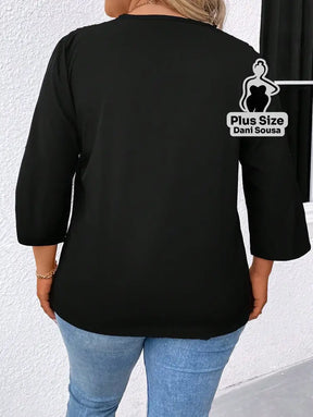 Blusa Com Zíper Frontal e Manga 3/4 Plus Size Blusa Com Zíper Frontal e Manga 3/4 Plus Size
