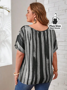 Blusa Elegante De Linhas Verticais Com Decote V Plus Size Blusa Elegante De Linhas Verticais Com Decote V Plus Size