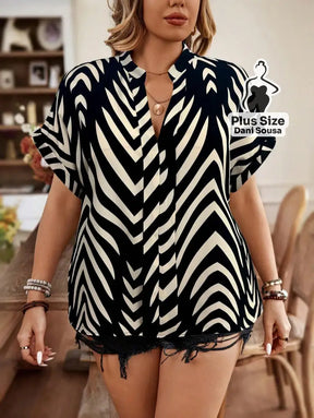 Blusa Estampada Abstrata Sofisticada Plus Size Blusa Estampada Abstrata Sofisticada Plus Size