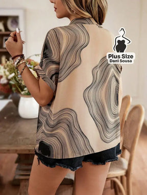 Blusa Estampada Abstrata Sofisticada Plus Size Blusa Estampada Abstrata Sofisticada Plus Size