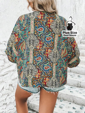 Blusa Estampada Boho Com Amarração Plus Size Conjunto Cropped e Shorts Estampado com Detalhes de Renda Plus Size