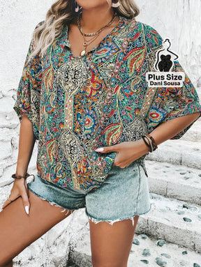 Blusa Estampada Boho Com Amarração Plus Size Conjunto Cropped e Shorts Estampado com Detalhes de Renda Plus Size
