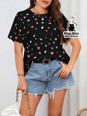 Blusa Estampada Com Corações Coloridos Plus Size Blusa Estampada Com Corações Coloridos Plus Size