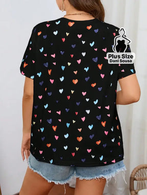 Blusa Estampada Com Corações Coloridos Plus Size Blusa Estampada Com Corações Coloridos Plus Size