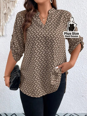 Blusa Estampada Com Manga 3/4 e Gola V Plus Size Blusa Estampada Com Manga 3/4 e Gola V Plus Size