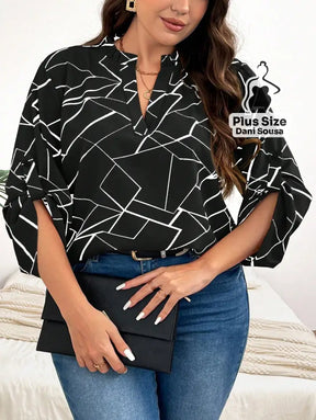 Blusa Geométrica e Decote V Plus Size Blusa Geométrica e Decote V Plus Size