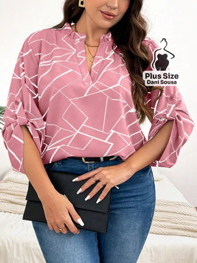 Blusa Geométrica e Decote V Plus Size Blusa Geométrica e Decote V Plus Size