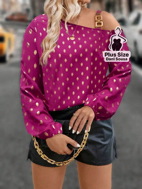 Blusa Ombro Caído Com Estampa Chevron Plus Size Conjunto Cropped e Shorts Estampado com Detalhes de Renda Plus Size