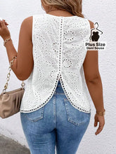 Blusa Regata Com Detalhe Vazado Nas Costas Plus Size G Conjunto Cropped e Shorts Estampado com Detalhes de Renda Plus