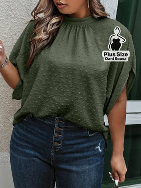 Blusa Solta Com Textura Delicada Plus Size Verde Militar / G Conjunto Cropped e Shorts Estampado com Detalhes de Renda