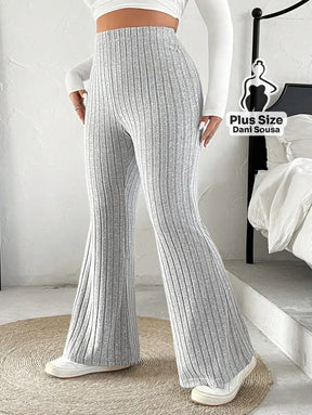 Calça de Malha Canelada Flare Plus Size Calça de Malha Canelada Flare Plus Size