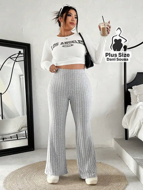 Calça de Malha Canelada Flare Plus Size Calça de Malha Canelada Flare Plus Size