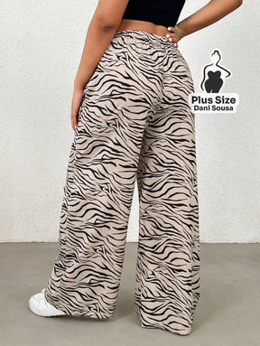 Calça Estampada Animal Print Plus Size Calça Estampada Animal Print Plus Size