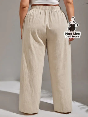 Calça Pantalona de Linho Com Fechamento Frontal Plus Size Calça Pantalona de Linho Com Fechamento Frontal Plus Size