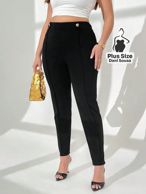 Calça Skinny Alfaiatada Elegante Plus Size Calça Skinny Alfaiatada Elegante Plus Size