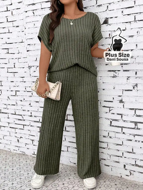 Conjunto de Loungewear Canelado Com Calça e Blusa Solta Plus Size Conjunto de Loungewear Canelado Com Calça e Blusa