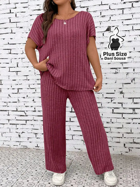 Conjunto de Loungewear Canelado Com Calça e Blusa Solta Plus Size Conjunto de Loungewear Canelado Com Calça e Blusa
