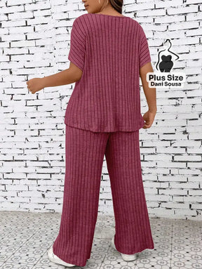 Conjunto de Loungewear Canelado Com Calça e Blusa Solta Plus Size Conjunto de Loungewear Canelado Com Calça e Blusa