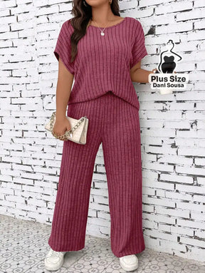 Conjunto de Loungewear Canelado Com Calça e Blusa Solta Plus Size Conjunto de Loungewear Canelado Com Calça e Blusa