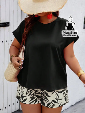 Conjunto de Verão com Shorts e Blusa de Manga Curta Plus Size Conjunto de Verão com Shorts e Blusa de Manga Curta Plus