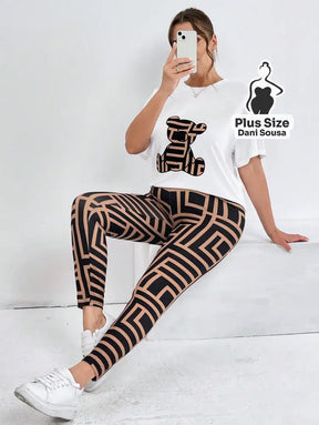Conjunto Feminino com Blusa Estampada de Urso e Legging Geométrica Plus Size Conjunto Feminino com Blusa Estampada de