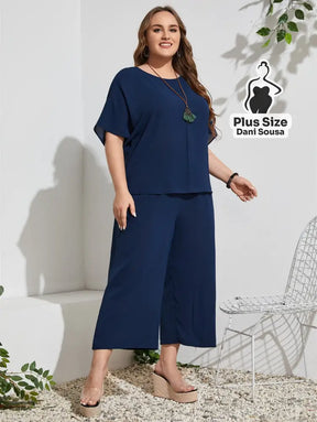 Conjunto Feminino Minimalista com Blusa Solta e Calça Pantacourt Plus Size Conjunto Feminino Minimalista com Blusa