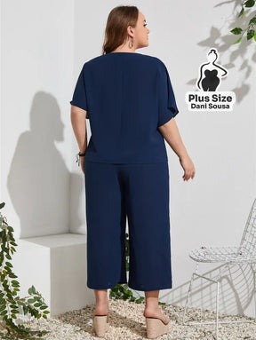 Conjunto Feminino Minimalista com Blusa Solta e Calça Pantacourt Plus Size Conjunto Feminino Minimalista com Blusa