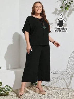 Conjunto Feminino Minimalista com Blusa Solta e Calça Pantacourt Plus Size Conjunto Feminino Minimalista com Blusa