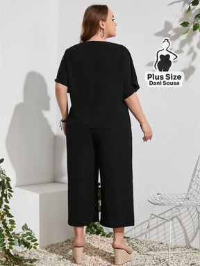Conjunto Feminino Minimalista com Blusa Solta e Calça Pantacourt Plus Size Conjunto Feminino Minimalista com Blusa