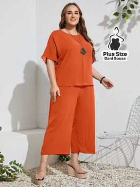 Conjunto Feminino Minimalista com Blusa Solta e Calça Pantacourt Plus Size Conjunto Feminino Minimalista com Blusa