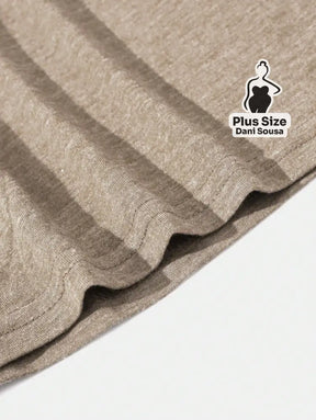 Kit de Blusas Básicas Coloridas com Manga Dobrada Plus Size Kit de Blusas Básicas Coloridas com Manga Dobrada Plus Size