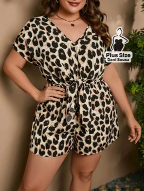 Macacão Animal Print com Amarração e Estilo Sofisticado Plus Size Macacão Animal Print com Amarração e Estilo