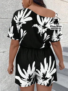 Macacão Estampado com Ombro Caído e Cintura Ajustável Plus Size Macacão Estampado com Ombro Caído e Cintura Ajustável