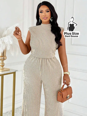 Macacão Listrado De Gola Alta Plus Size Macacão Listrado De Gola Alta Plus Size