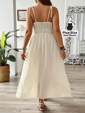 Vestido Longo Boho com Detalhes Coloridos em Crochê Plus Size Conjunto Cropped e Shorts Estampado com Detalhes de Renda