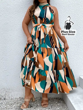 Vestido Longo Estampado com Camadas e Cinto Ajustável Plus Size Conjunto Cropped e Shorts Estampado com Detalhes de