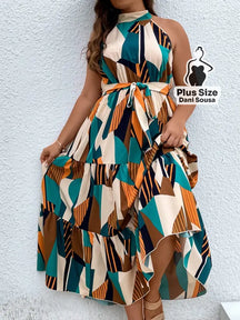 Vestido Longo Estampado com Camadas e Cinto Ajustável Plus Size Multicolorido / G Conjunto Cropped e Shorts Estampado