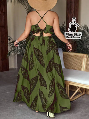 Vestido Longo Estampado de Alças Finas com Recorte na Cintura Plus Size Conjunto Cropped e Shorts Estampado com