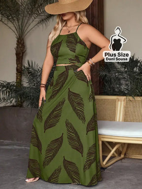 Vestido Longo Estampado de Alças Finas com Recorte na Cintura Plus Size Conjunto Cropped e Shorts Estampado com
